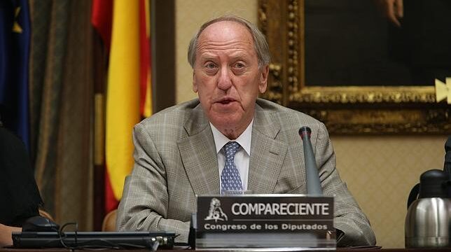 (ES) Tomás-Ramón Fernández, para “La Razón”: “Un Decreto-ley escoba”